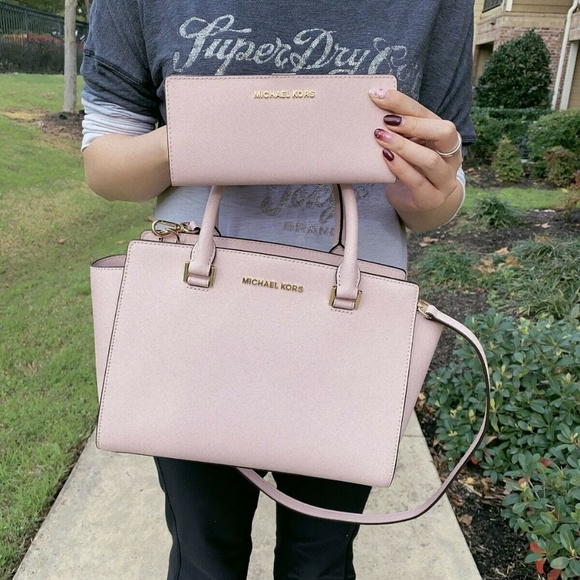 Michael Kors Handbags - MICHAEL KORS SELMA MD LEATHER SATCHEL BAG+WALLET